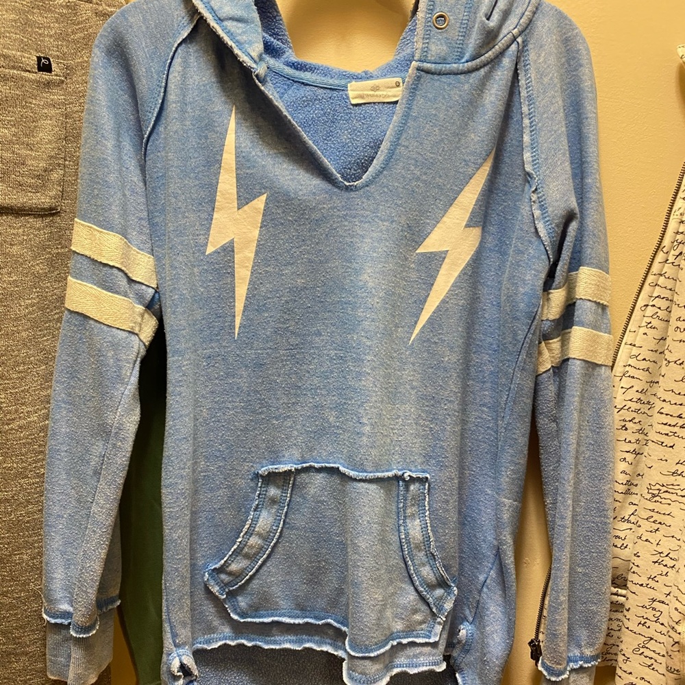 Twenty5A blue women’s sweatshirt small